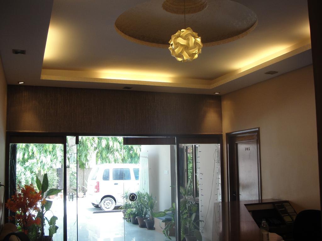 Oyo 15791 Flagship Hotel Executive Hazratganj Lucknow Exterior foto